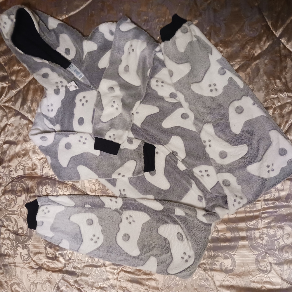 PJ Place Gamer Gray & White Sherpa Hooded One-Piece Pajama XXL/16 NWT